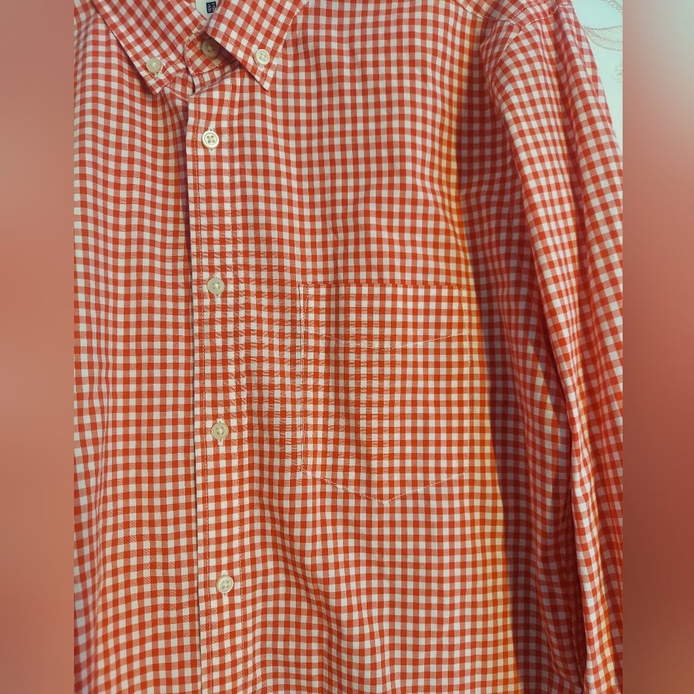 ☂️3/$30. Uniqlo men's dress shirt, size medium, Red Plaid - Picture 5 of 7
